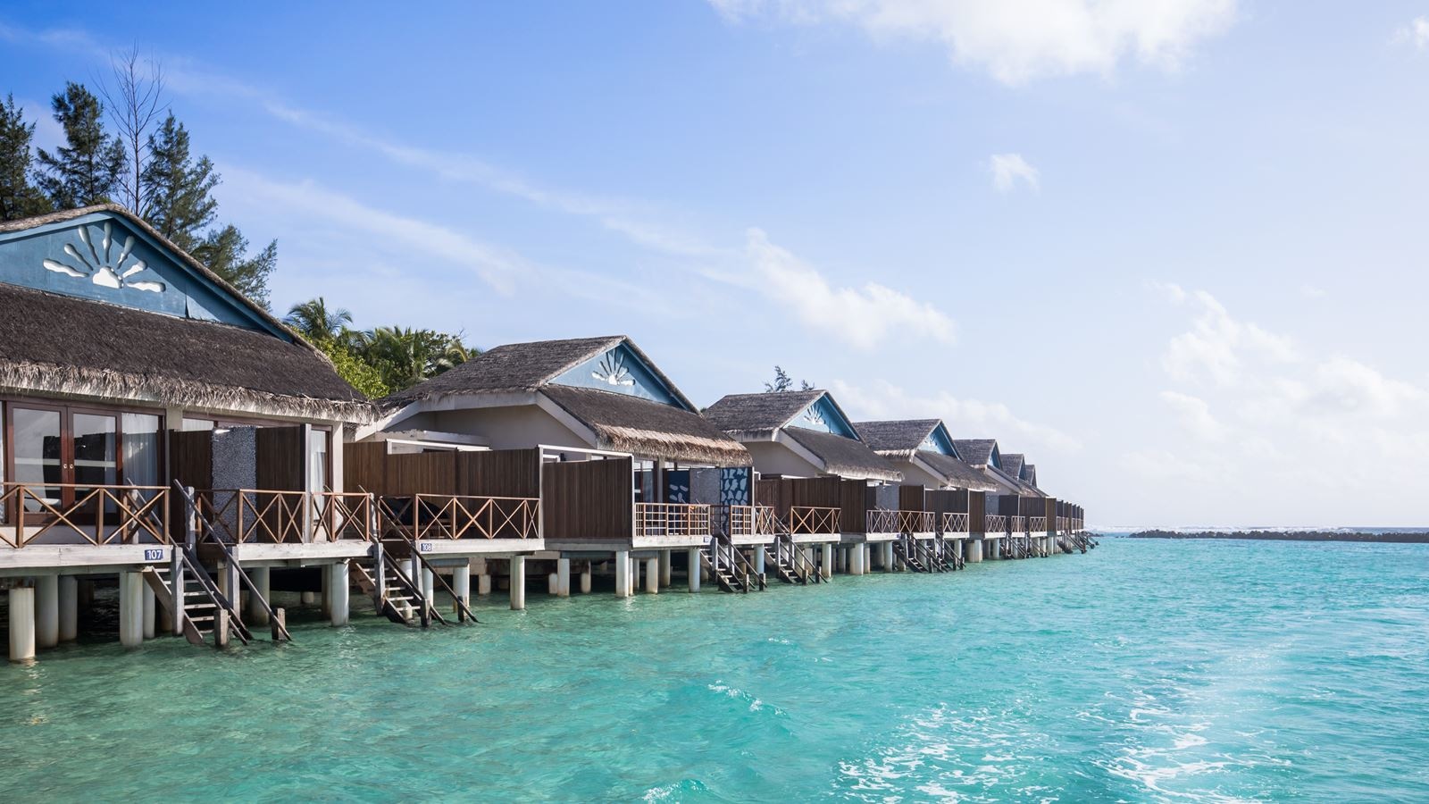 rooms-premium-water-villa