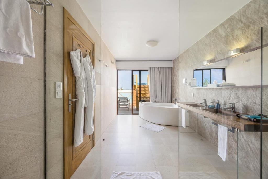 rooms-lagoon-suite-with-slide