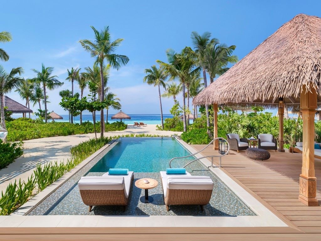 rooms-3-bedroom-grand-beach-villa-with-pool