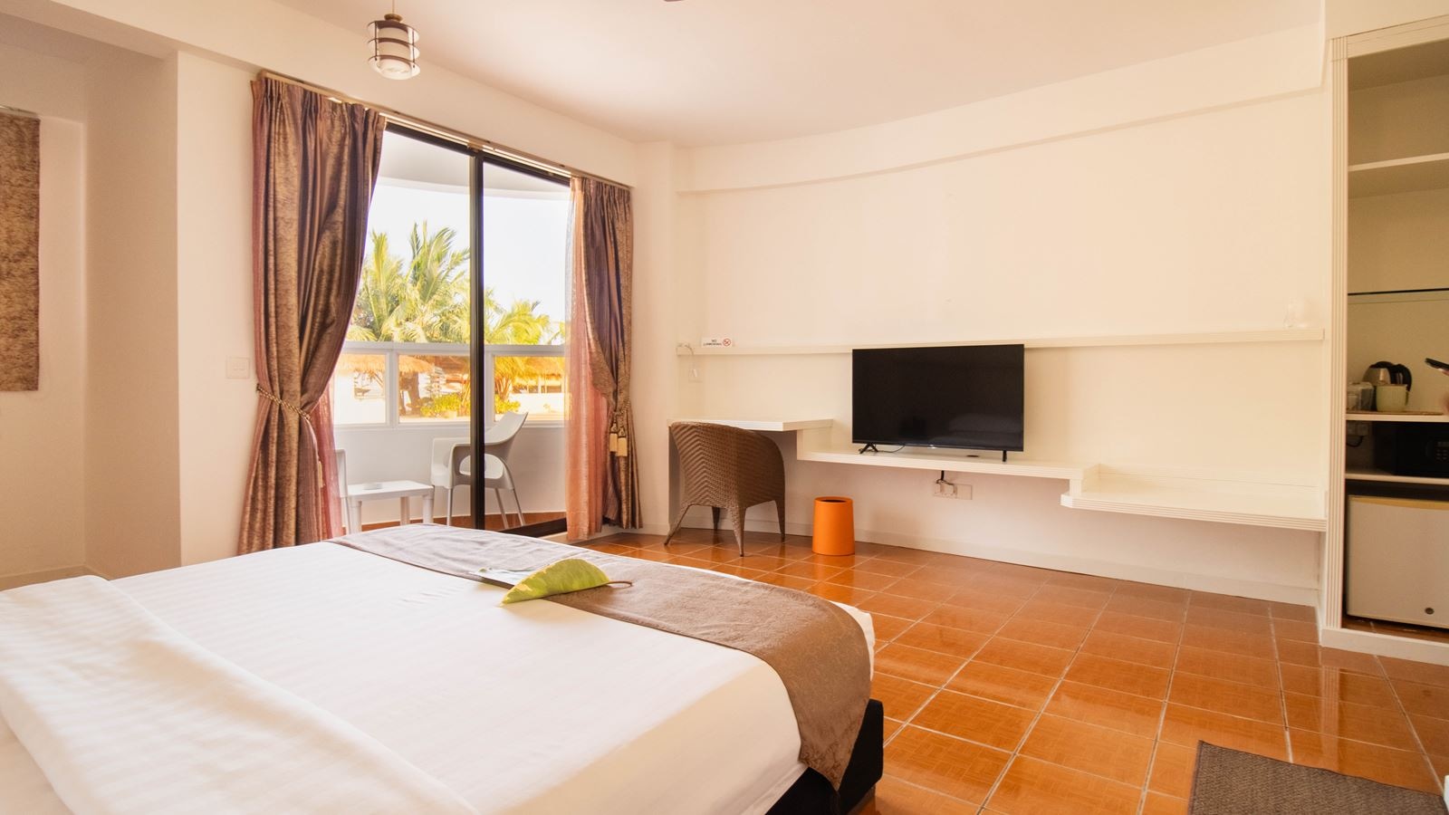 rooms-deluxe-room
