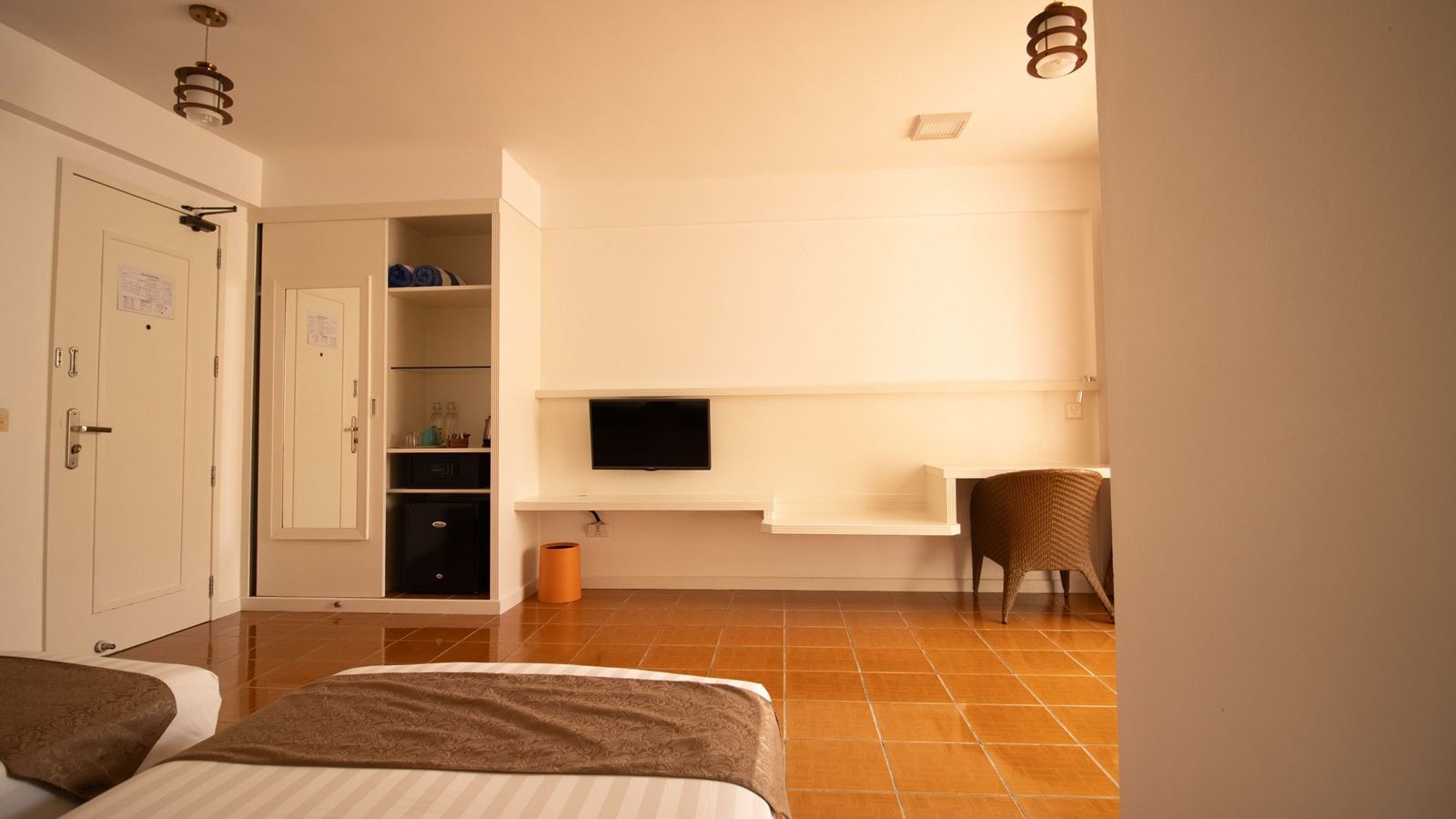 rooms-deluxe-room