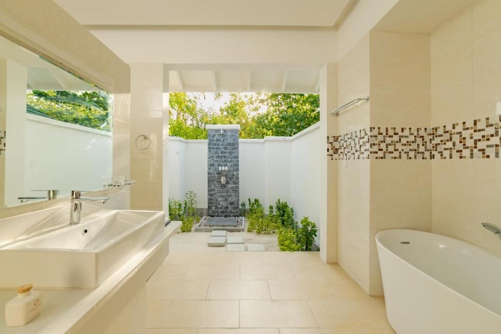 rooms-beach-suite-with-pool