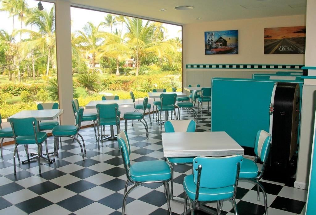 restaurants-main-building