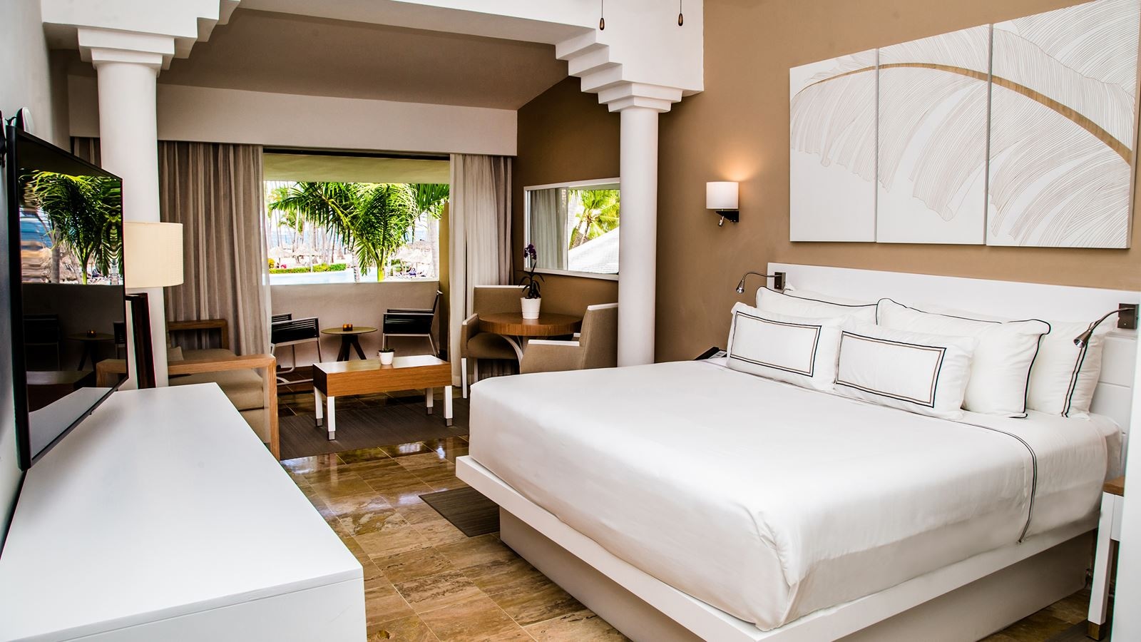 rooms-premium-room-tropical-palms