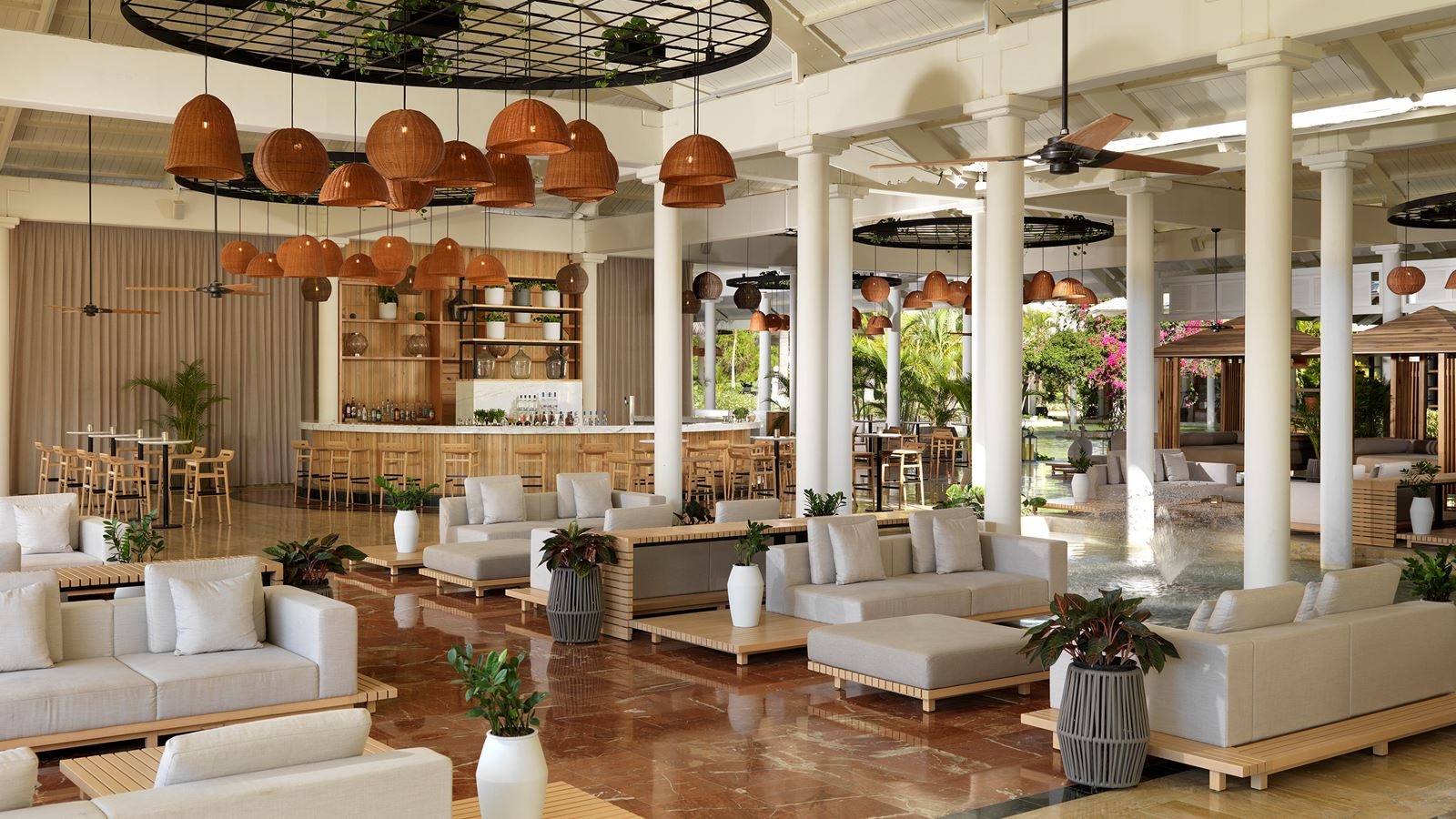 bars-lobby-bar-tropical