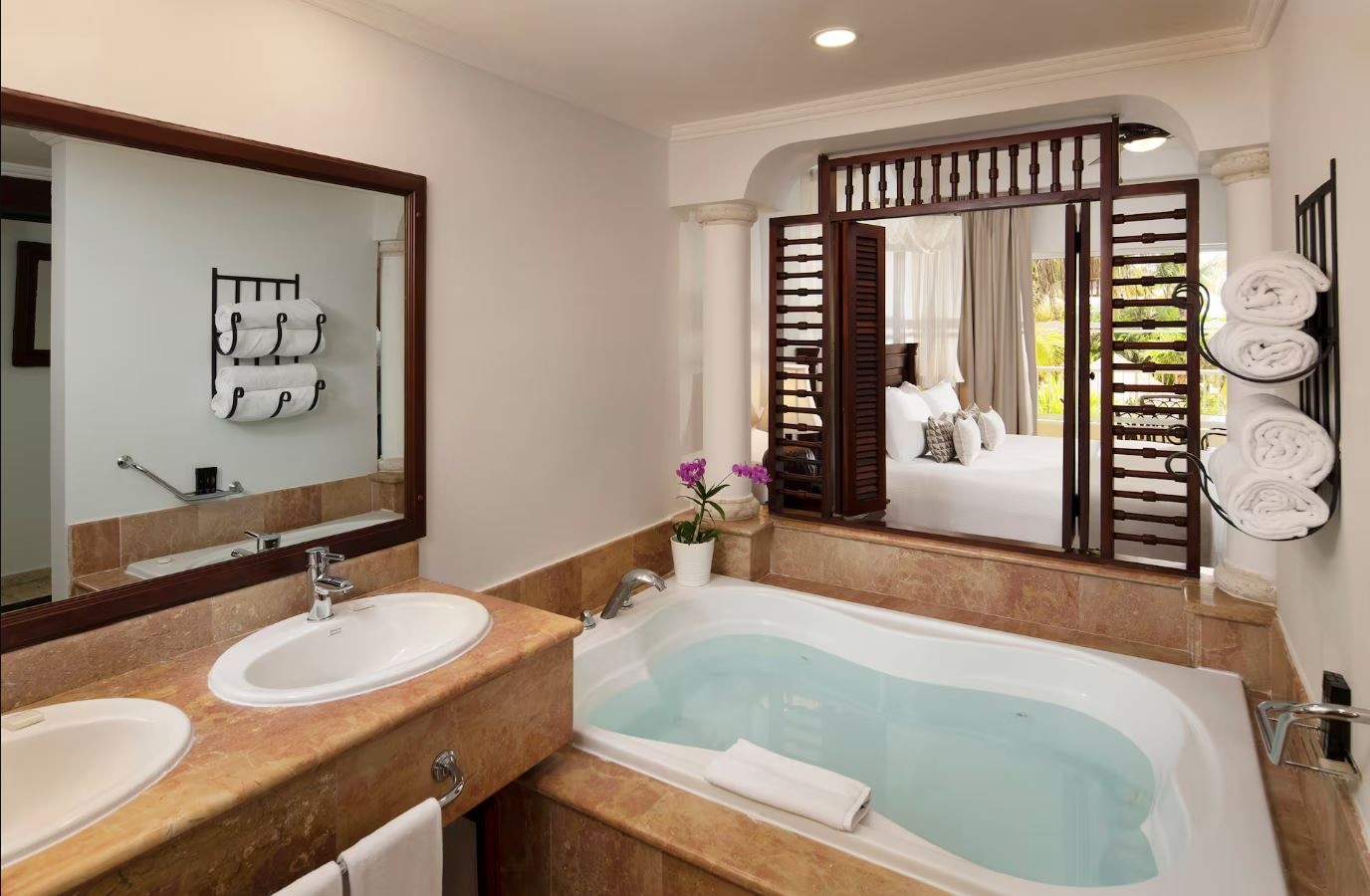 rooms-the-level-suite-garden-view