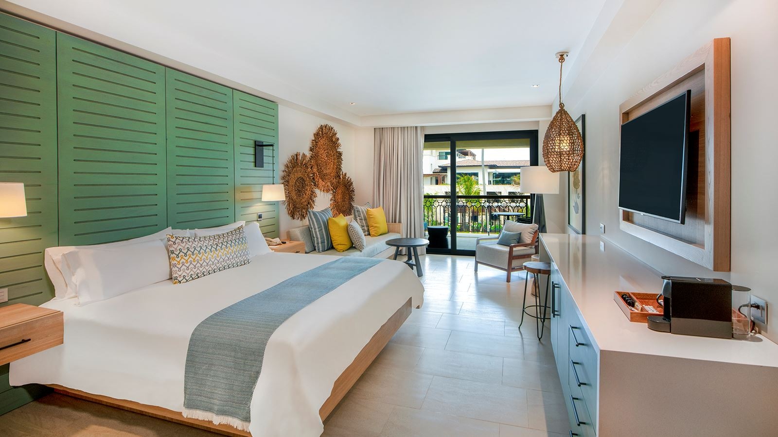 rooms-resort-king--tropical-junior-suite