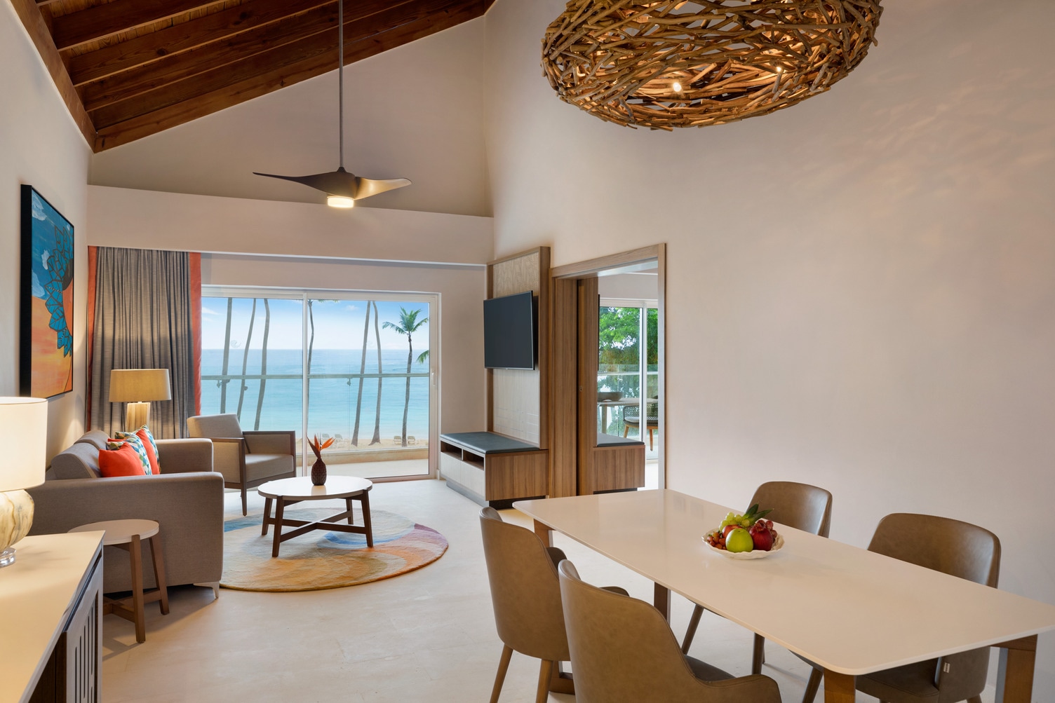 rooms-preferred-club-master-suite-ocean-front