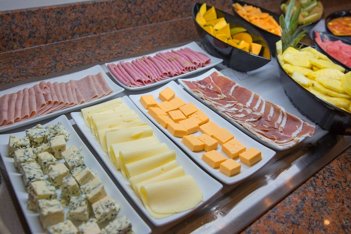 restaurants-restaurant