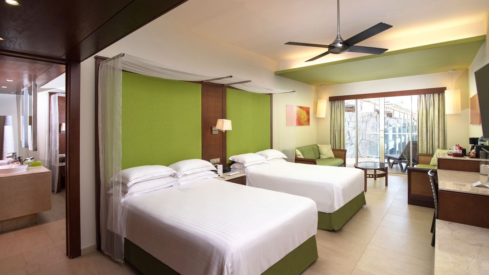 rooms-family-junior-suite-premium-level