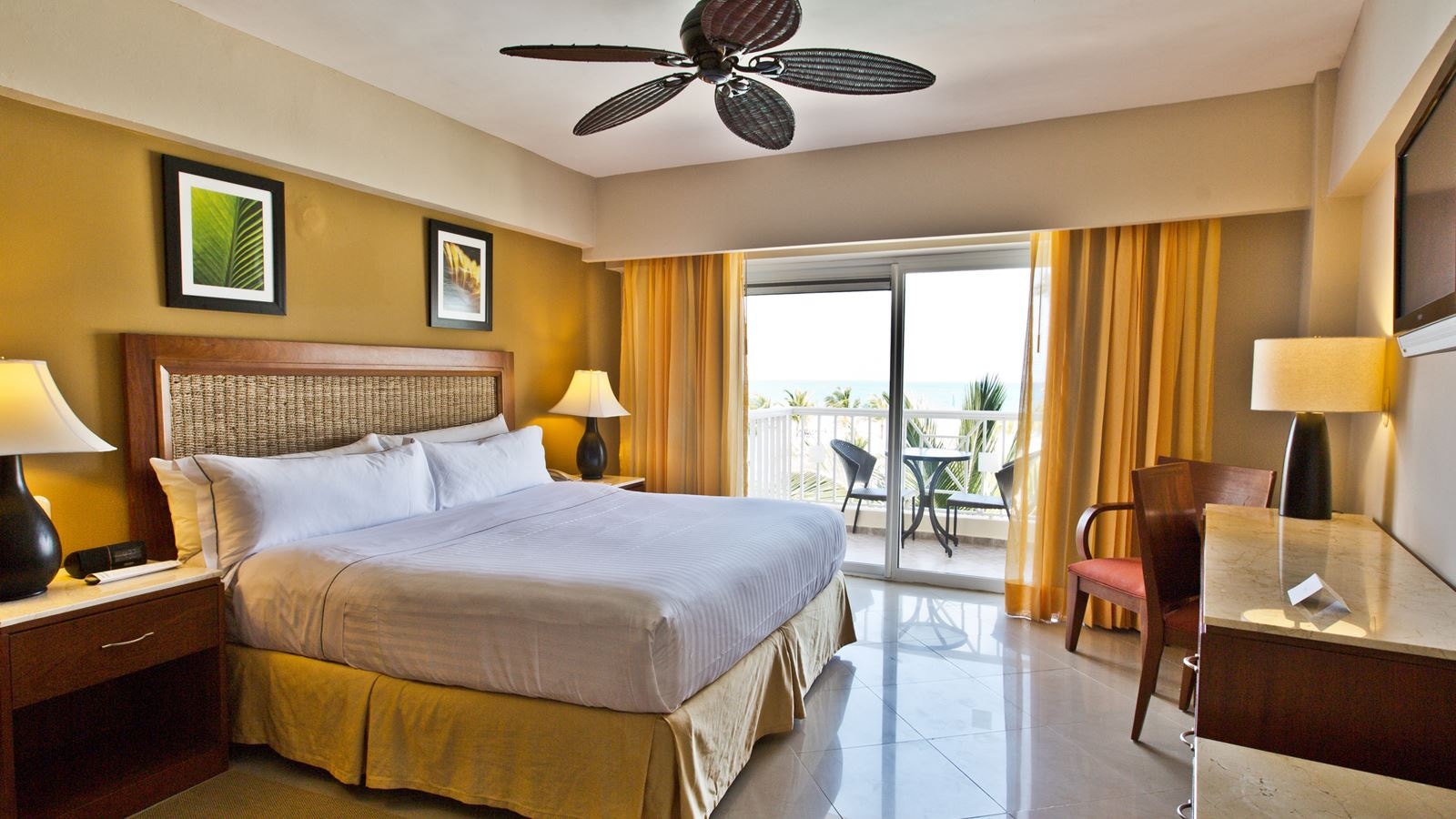 rooms-superior-room-ocean-front