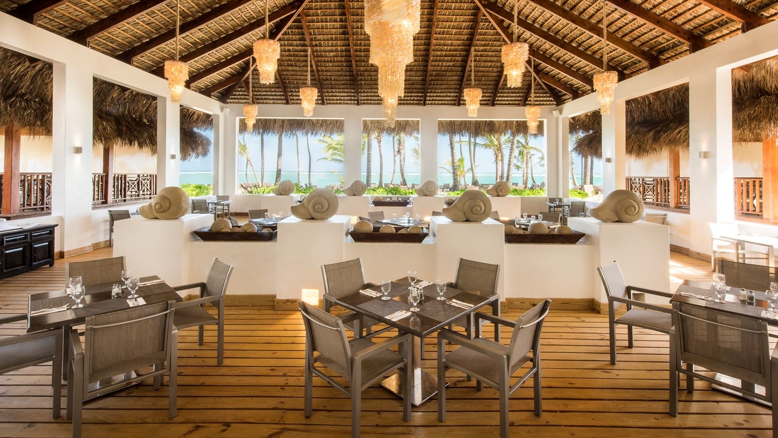 restaurants-beach-club