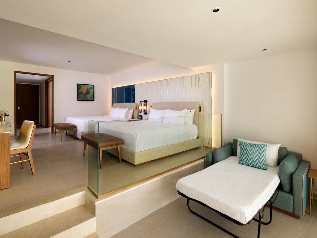 rooms-islander-junior-suite-two-king-beds--sofa-bed