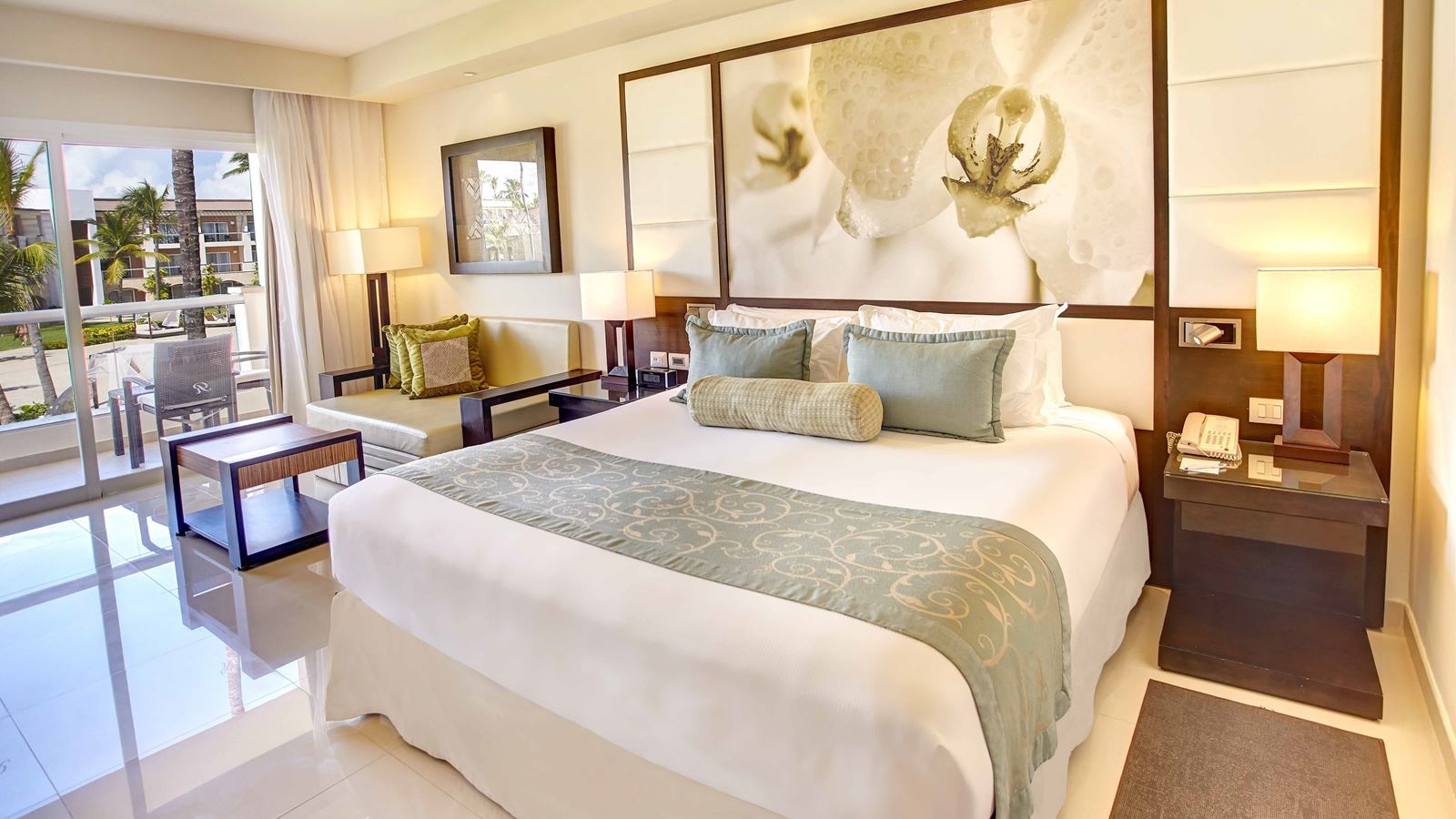 rooms-luxury-room