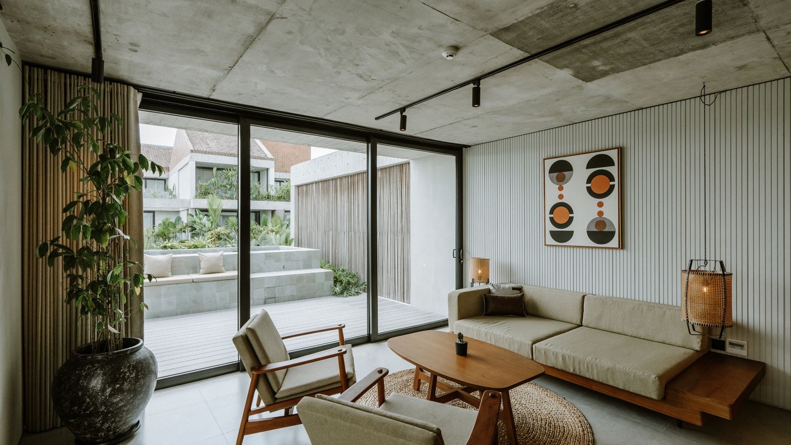 rooms-premier-pool-suite-plus