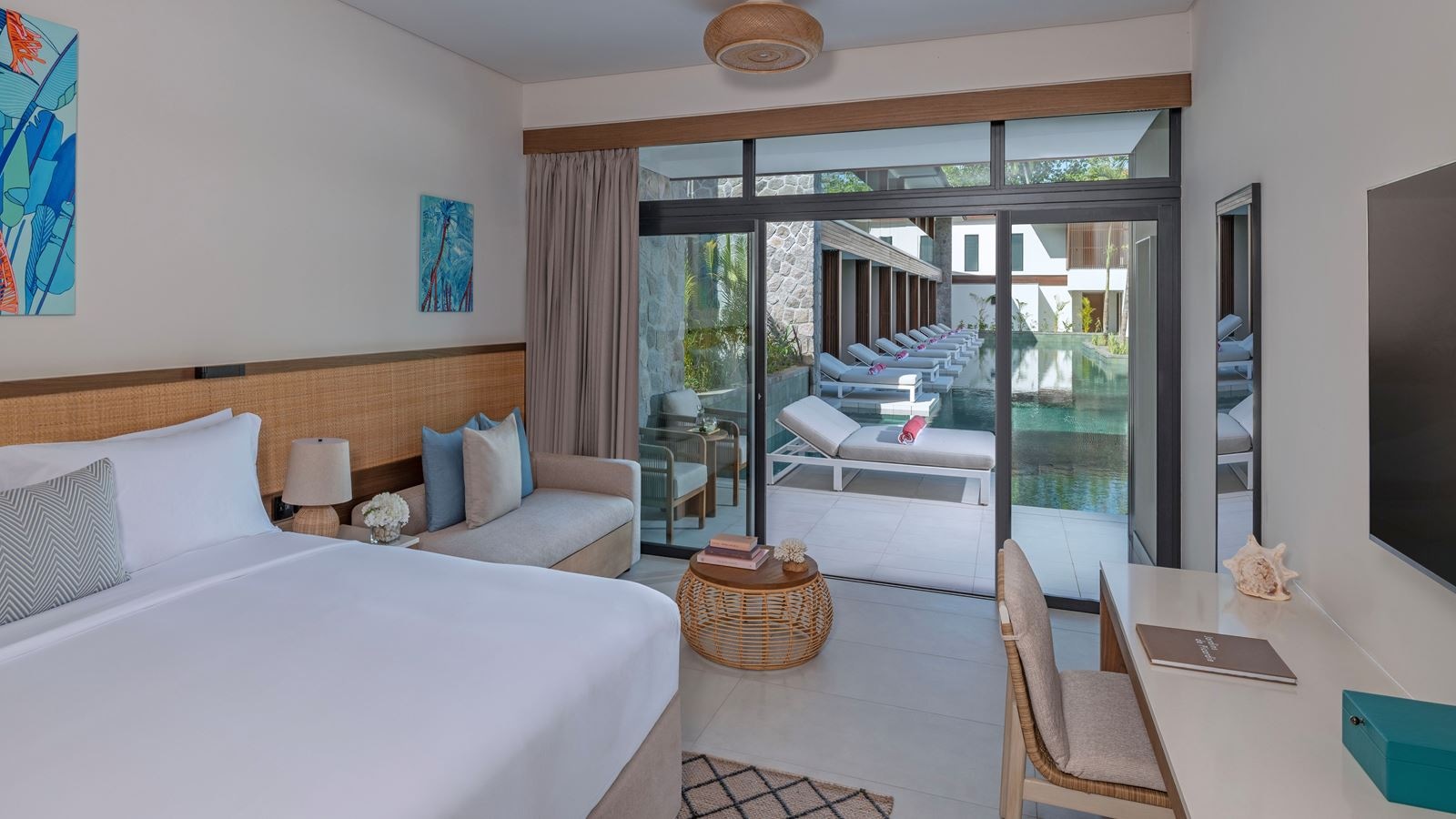 rooms-premium-lagoon-access-room