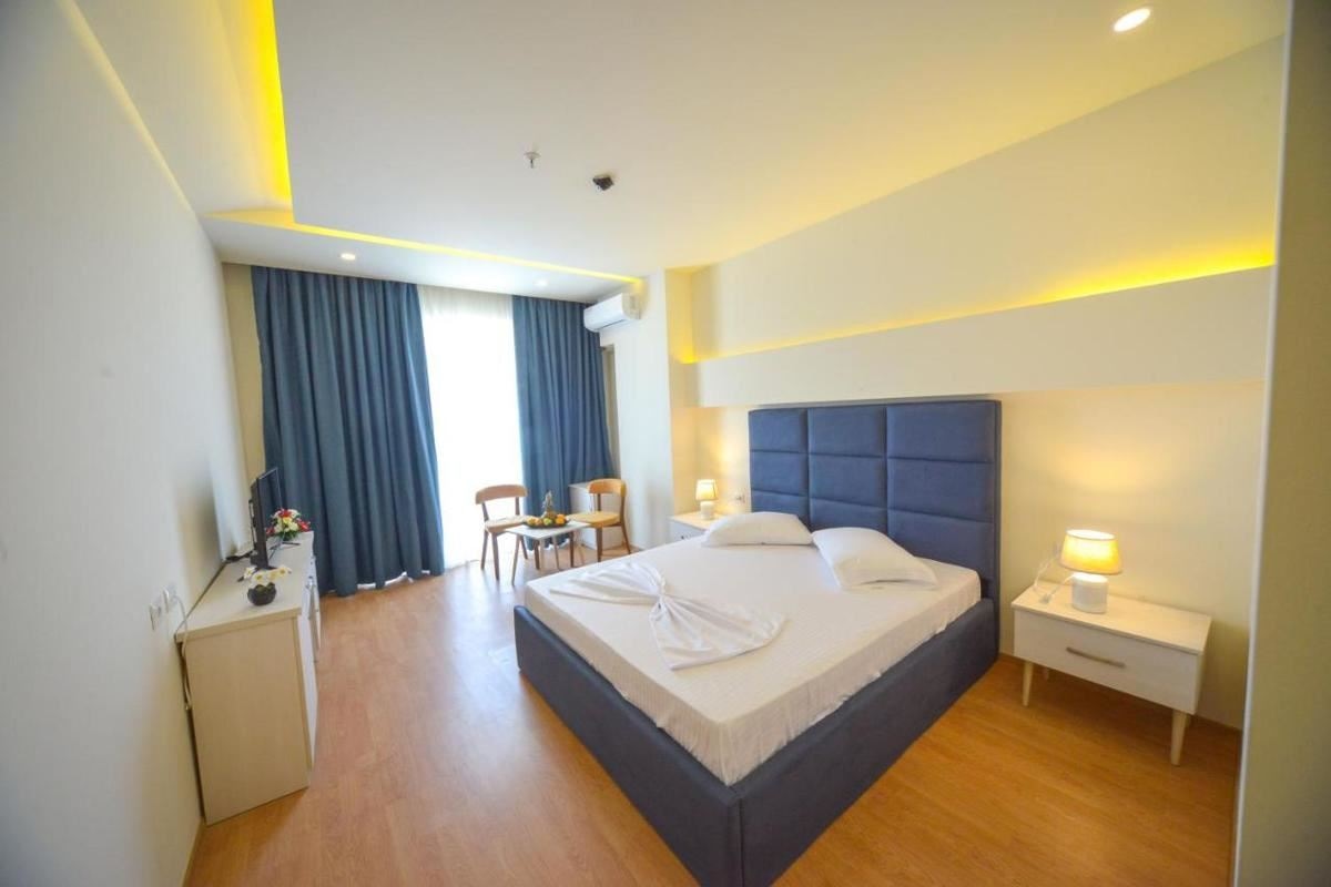 rooms-double-room-balcony