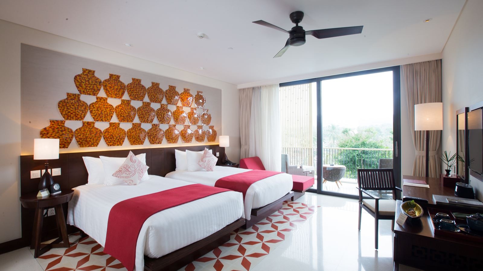 rooms-deluxe-hill-view