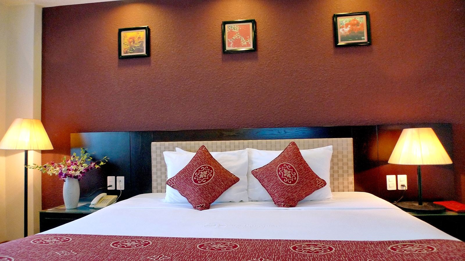 rooms-superior-room