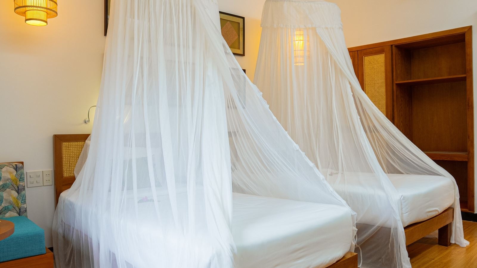 rooms-the-cozy-garden-view