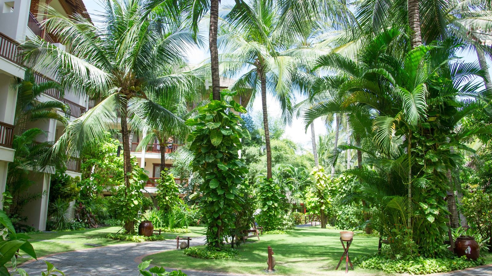 rooms-the-nova-deluxe-garden-view-with-balcony