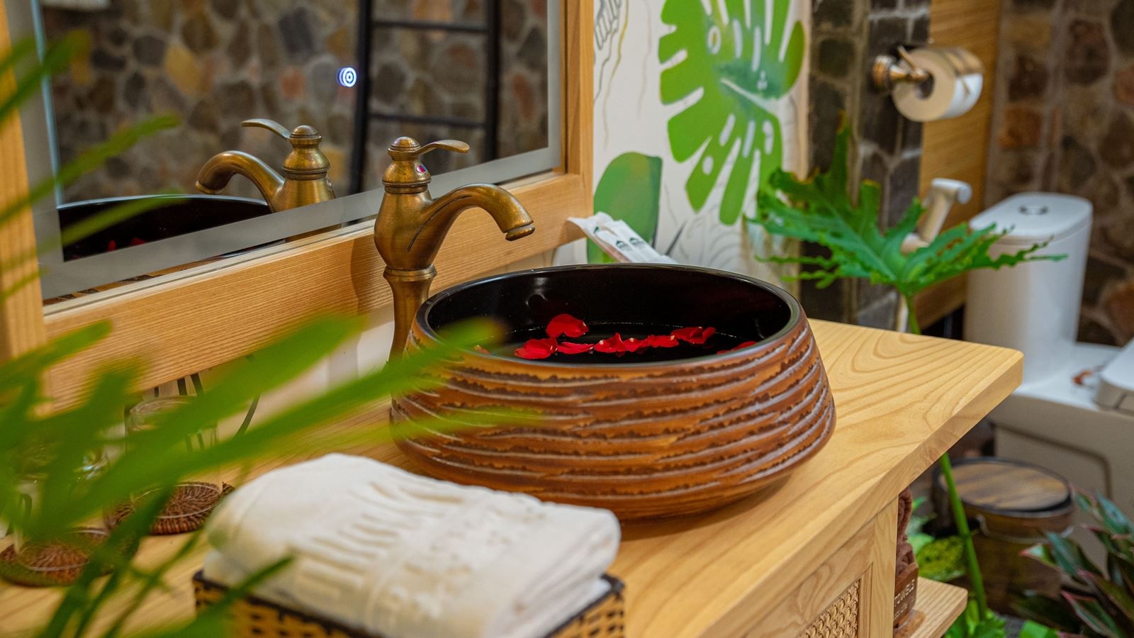 rooms-serene-elite-beachfront-bungalow-premier