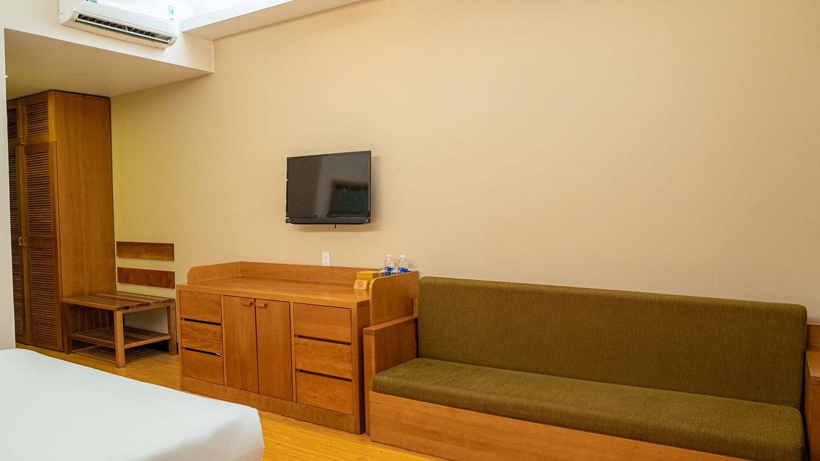 rooms-the-nova-deluxe-garden-view-with-balcony