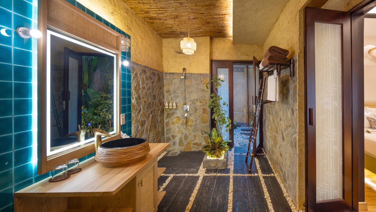 rooms-serene-oasic-bungalow-garden-view