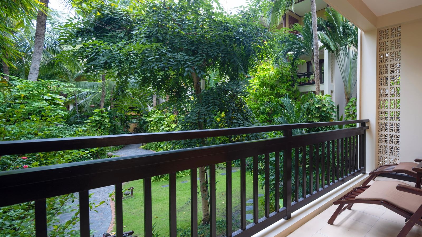 rooms-the-nova-deluxe-garden-view-with-balcony-child-without-extra-bed