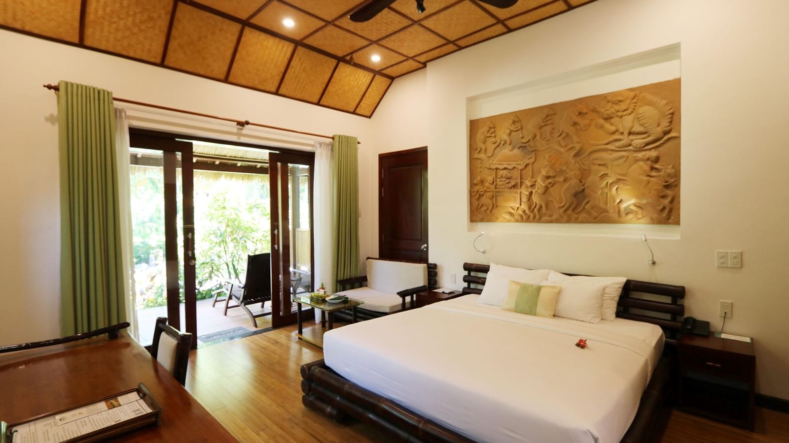 rooms-sea-breeze-bungalow-with-balcony-child-without-extra-bed