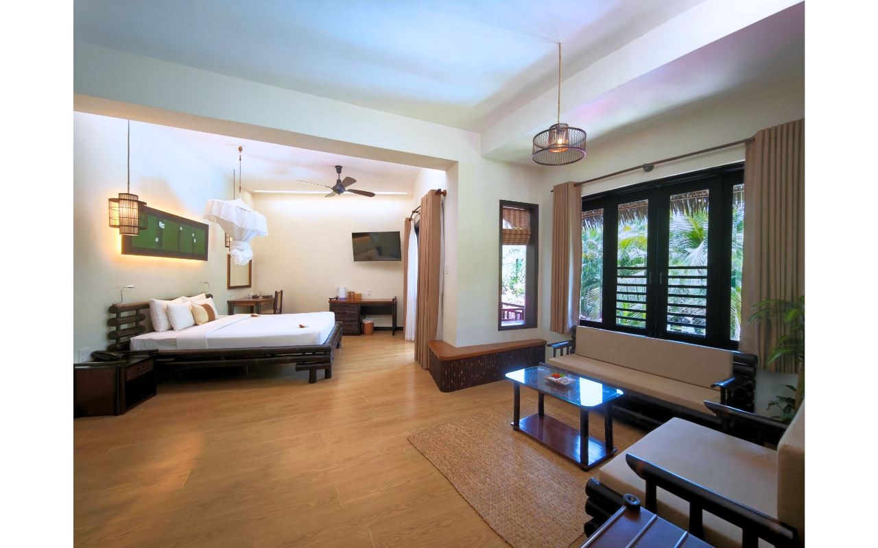 rooms-indochine-suite-garden-view-with-balcony-child-without-extra-bed