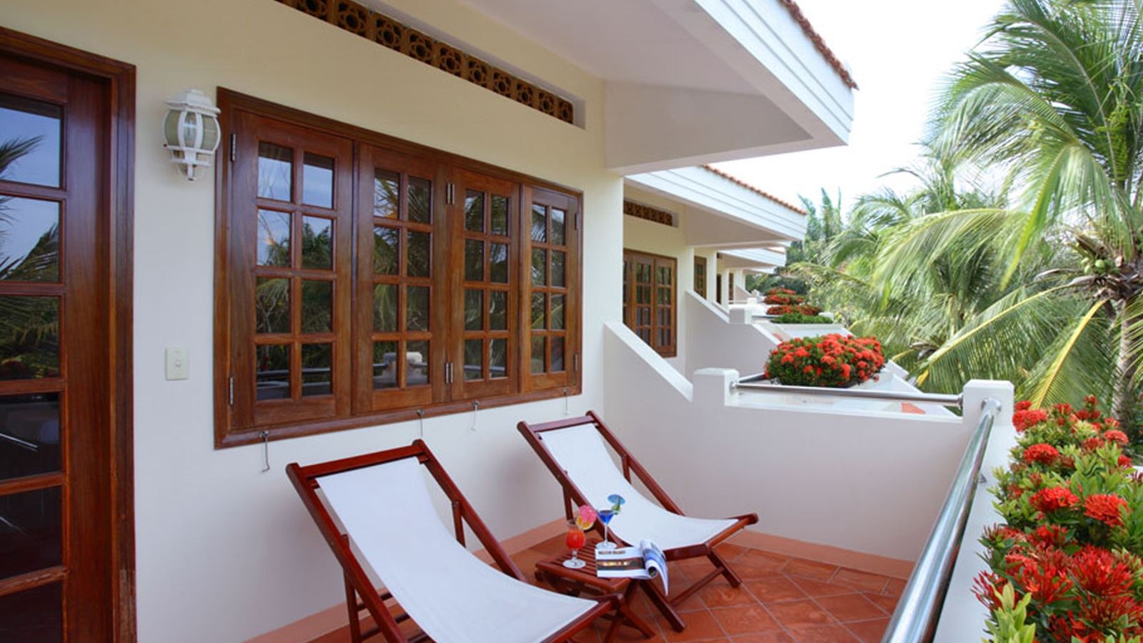 rooms-deluxe-room-with-balcony