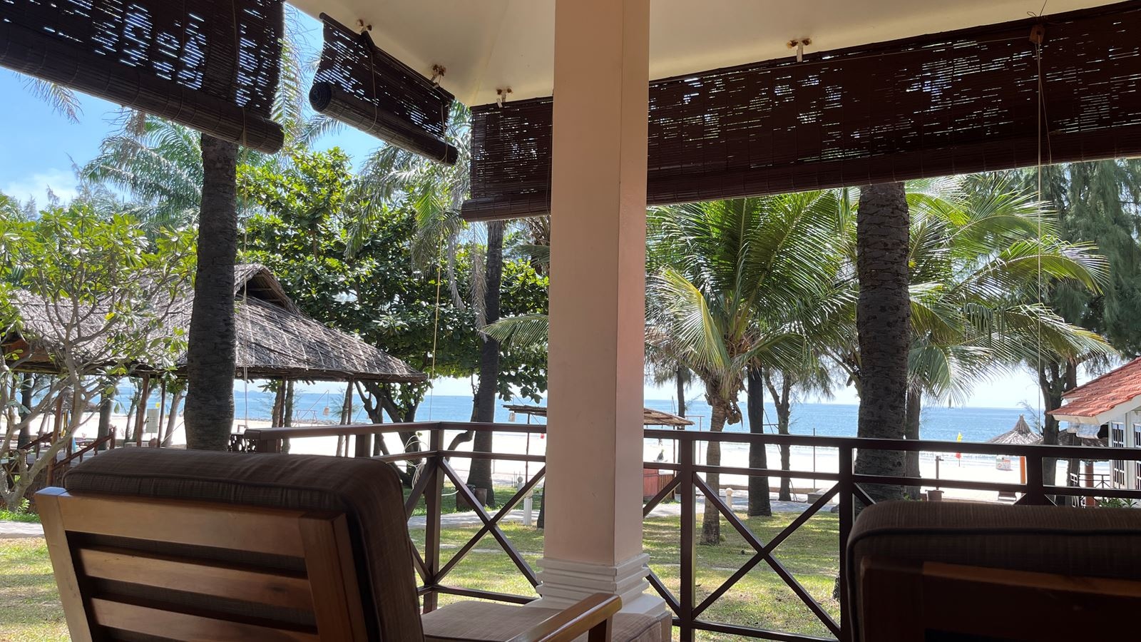 rooms-family-beachfront-villa