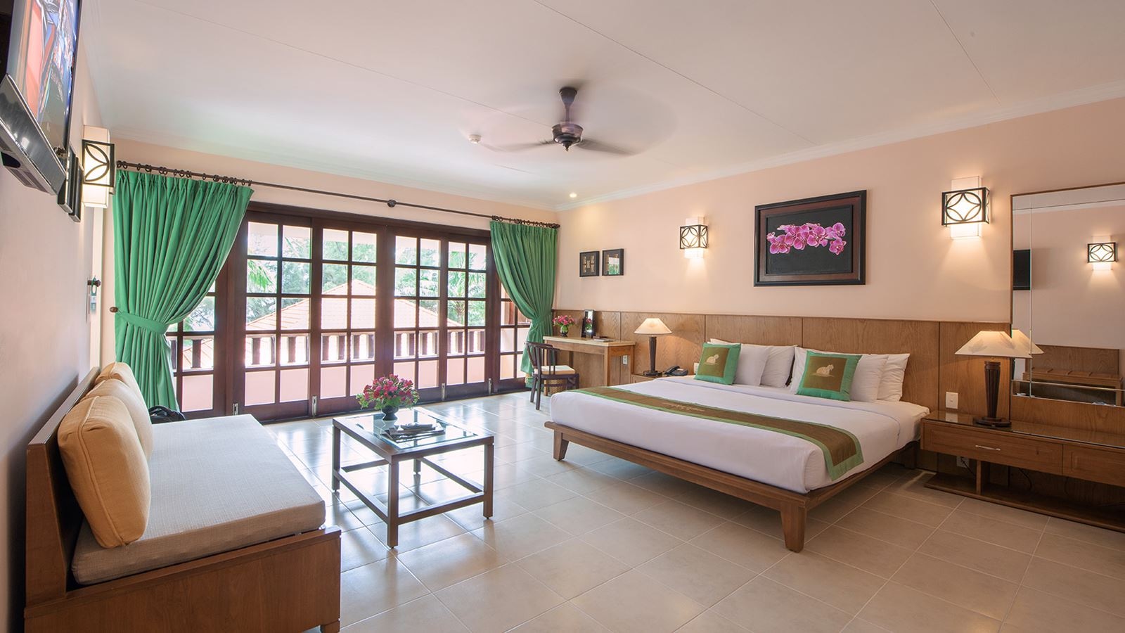 rooms-studio-room-with-balcony