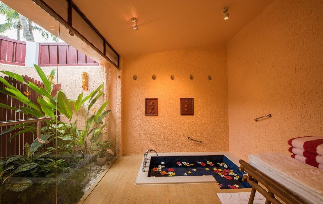 rooms-beachfront-villa-suite