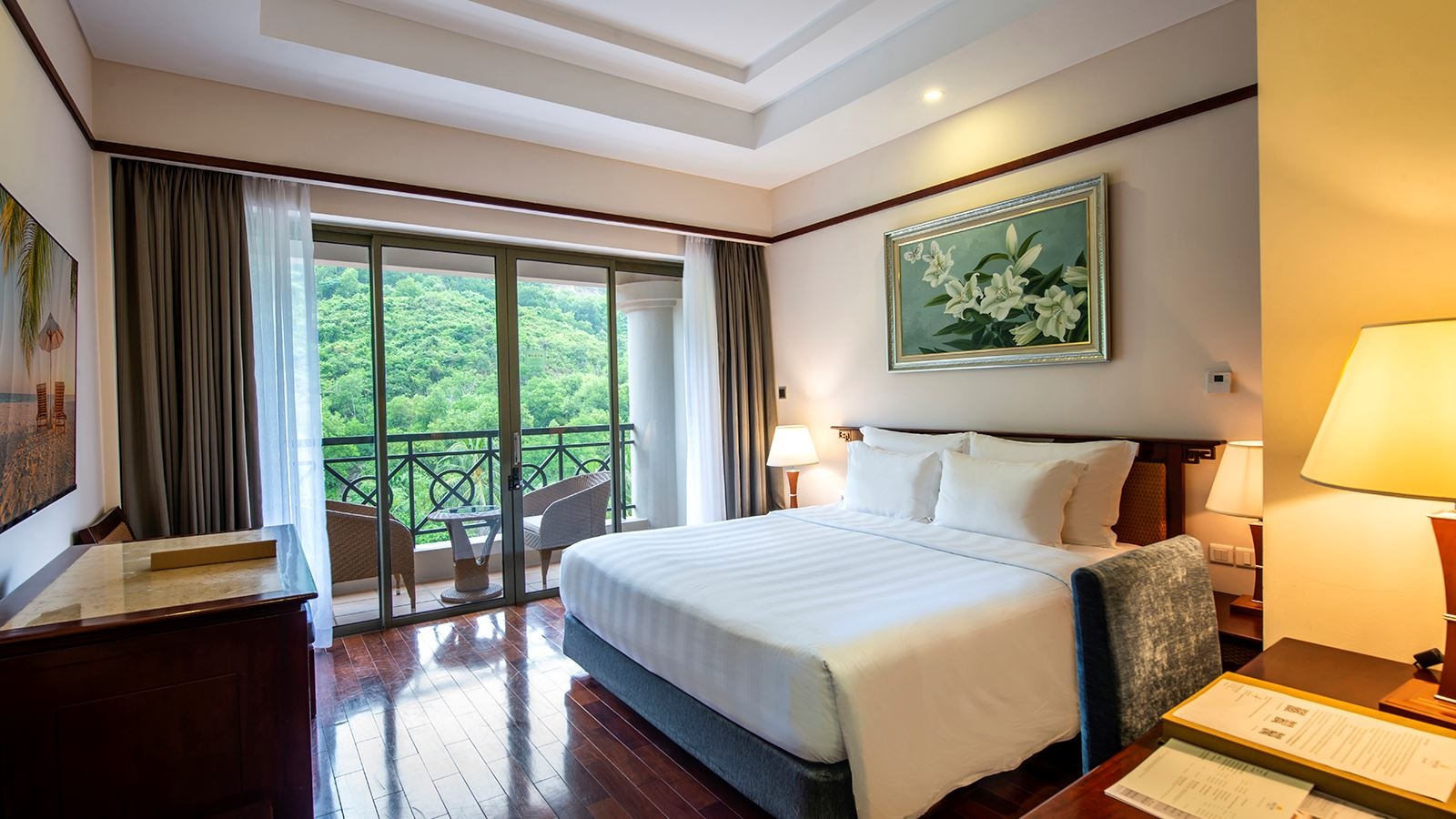 rooms-deluxe-room