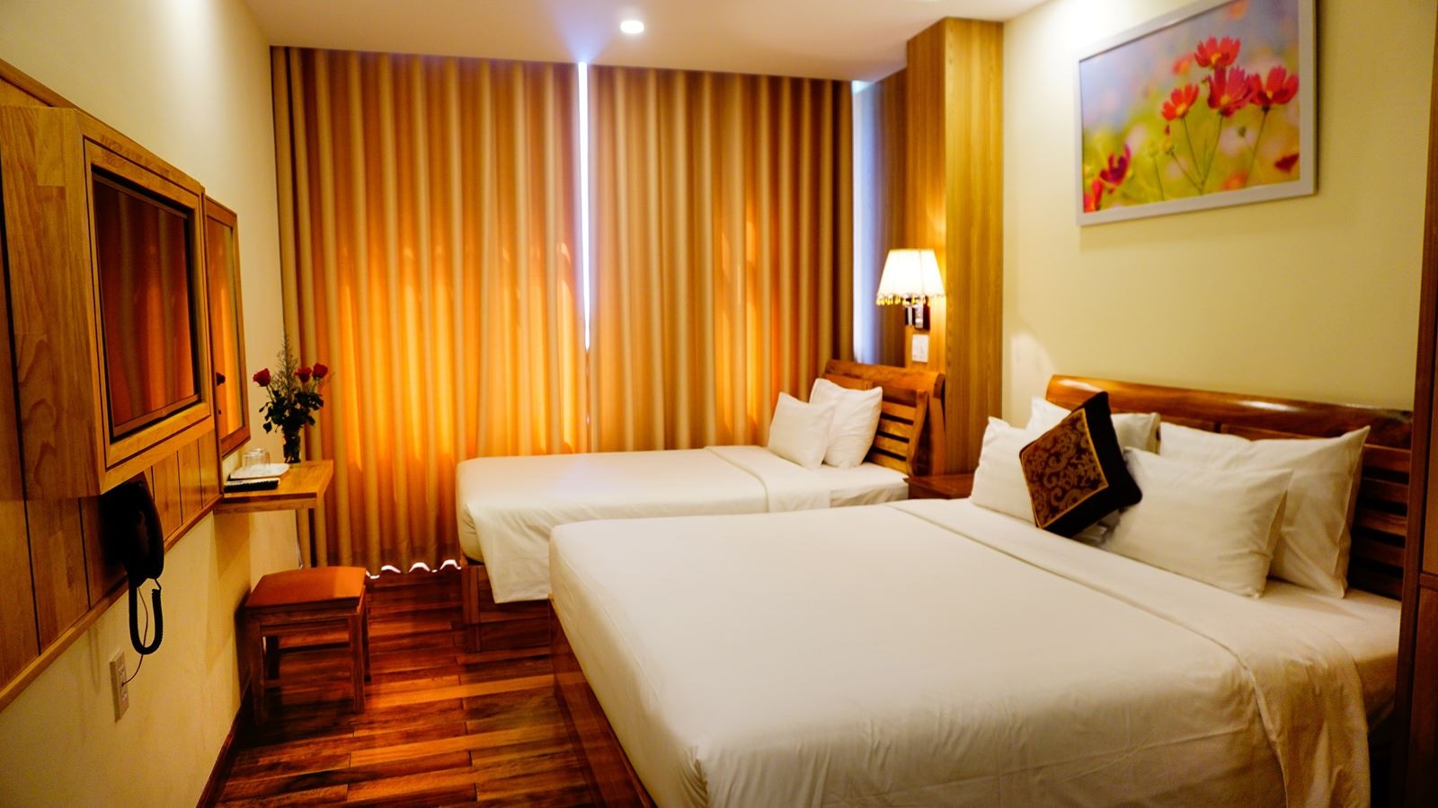 rooms-deluxe-room