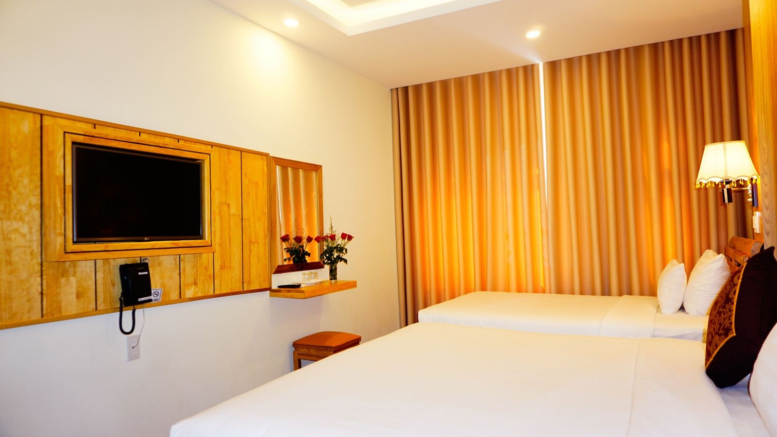 rooms-deluxe-room