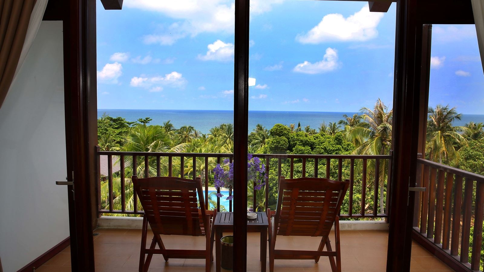 rooms-deluxe-ocean-view-with-balcony-child-without-extra-bed