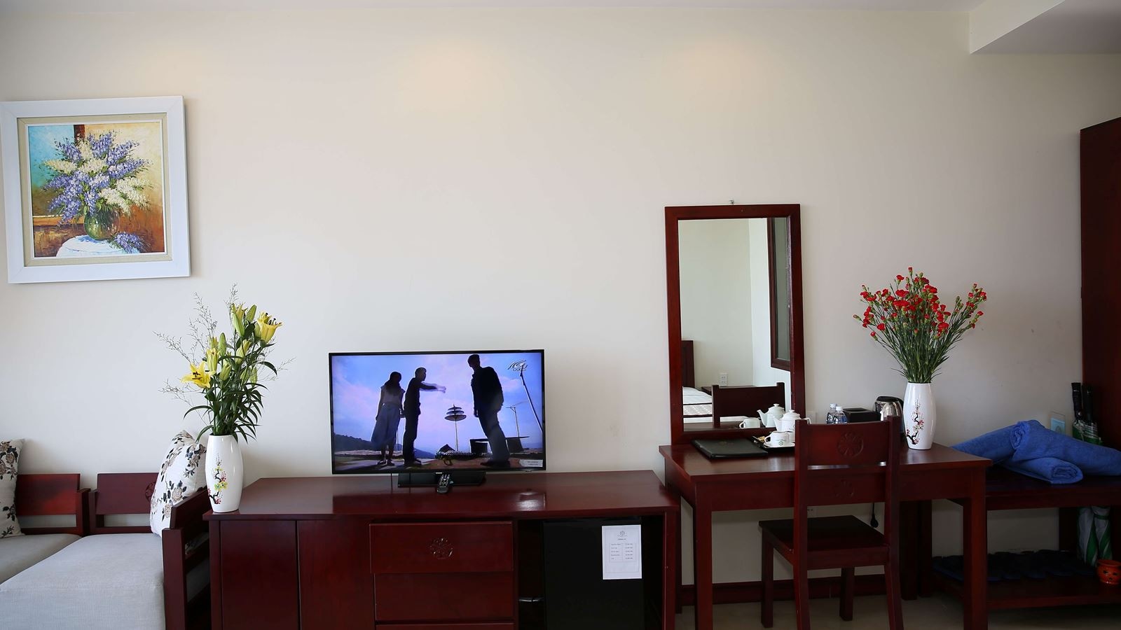 rooms-beach-front-double-with-balcony