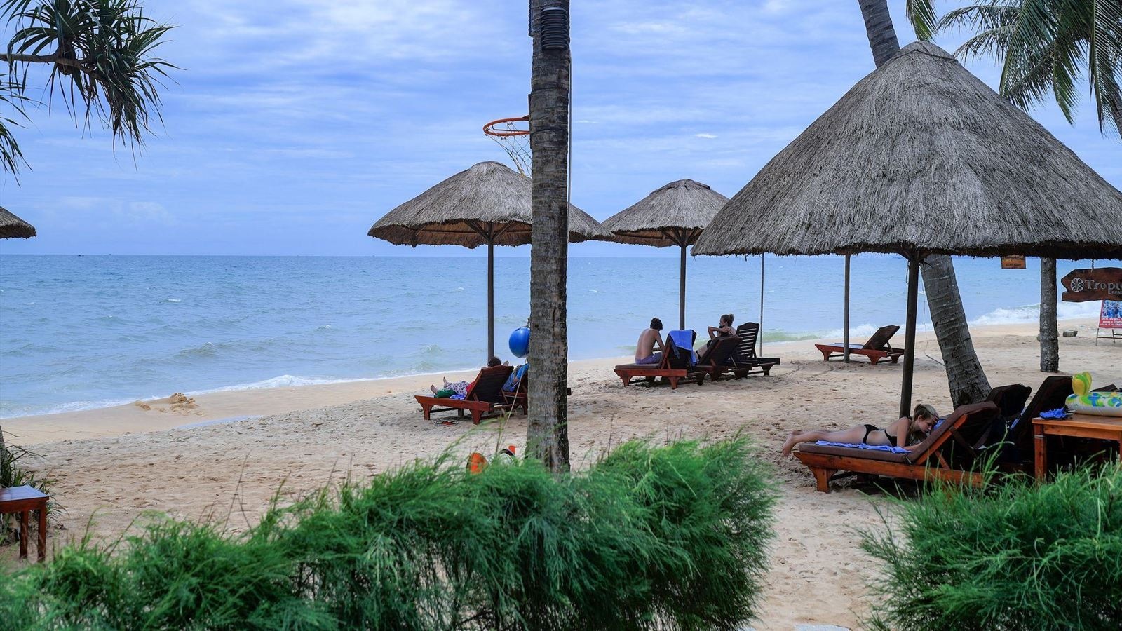 rooms-beach-front-double-with-balcony-child-without-extra-bed