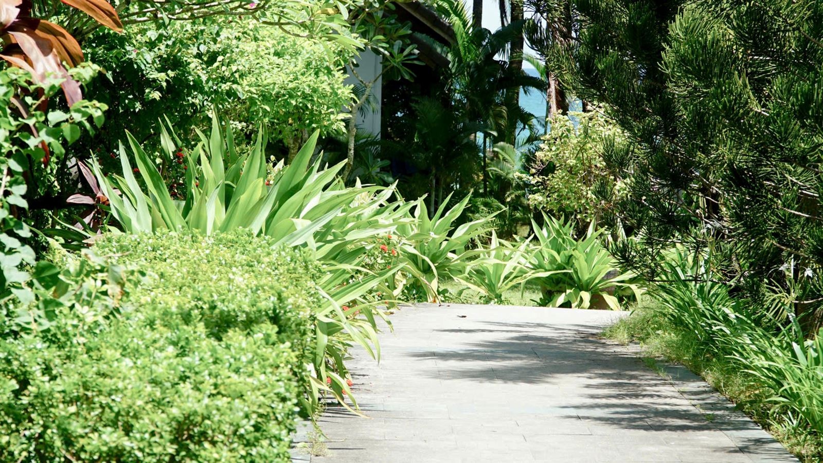 rooms-deluxe-garden-view-with-balcony-child-without-extra-bed