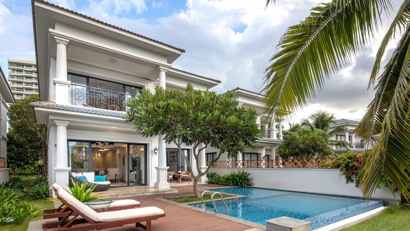 rooms-1bedroom-villa-lakeview-with-private-pool-n0-extra-bed