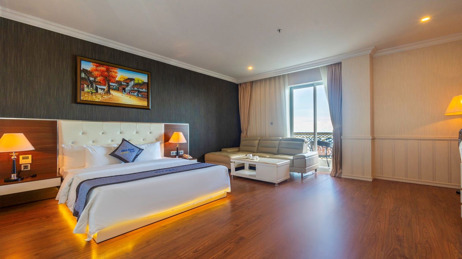 rooms-suite-sea-view-with-balcony-main-building