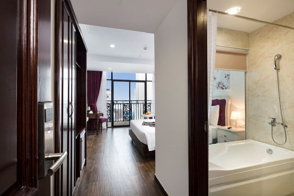rooms-executive-double-with-balcony