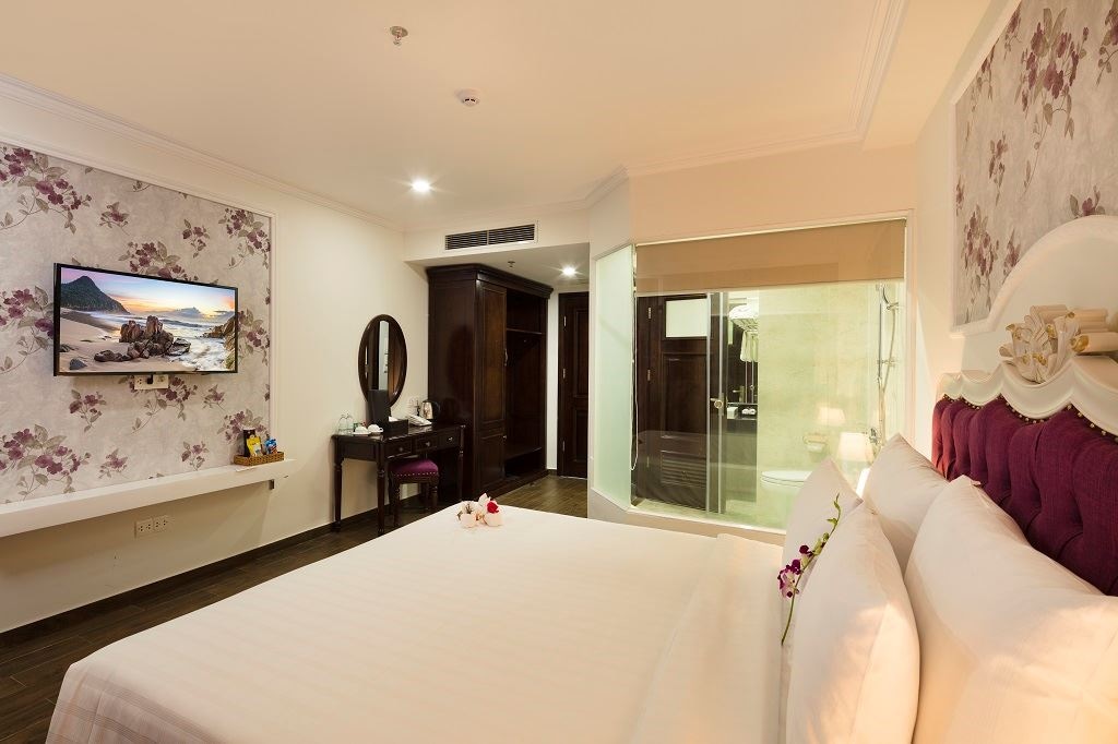 rooms-executive-triple-with-balcony-no-extra-bed