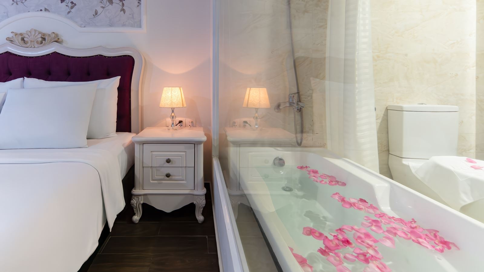 rooms-executive-double-with-balcony