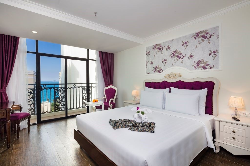 rooms-executive-family-with-balcony-no-extra-bed