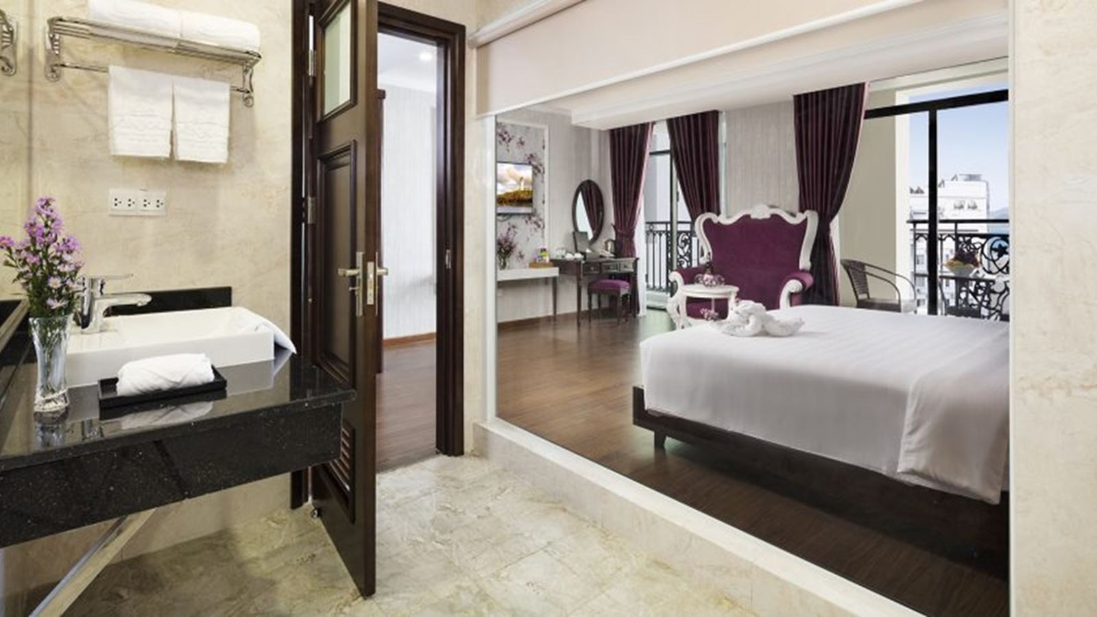 rooms-central-suite