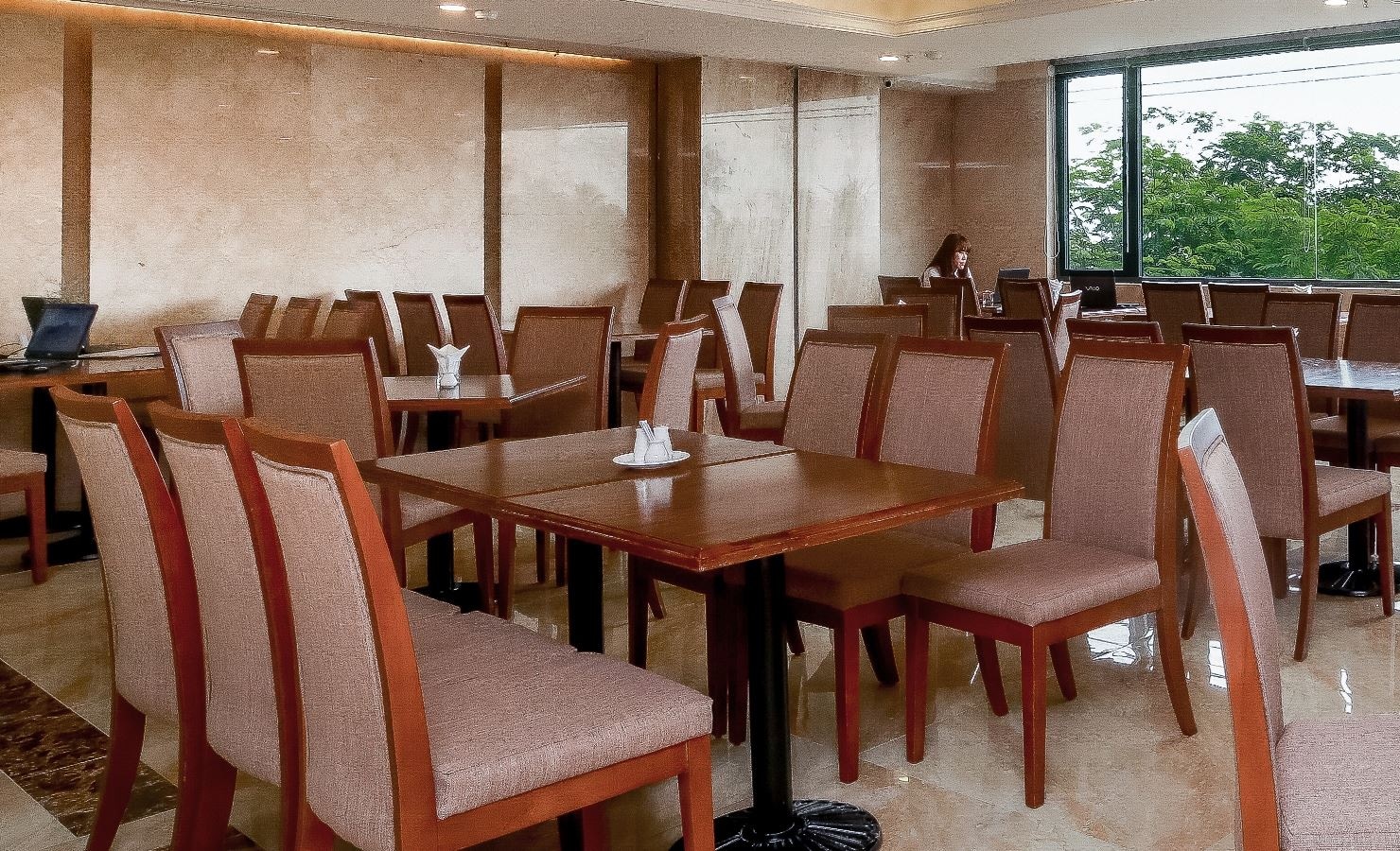 restaurants-sea-pearl-restaurant